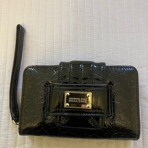 Kenneth Cole Reaction Wristlet Wallet Women's Black Patent Leather - Pre-Loved